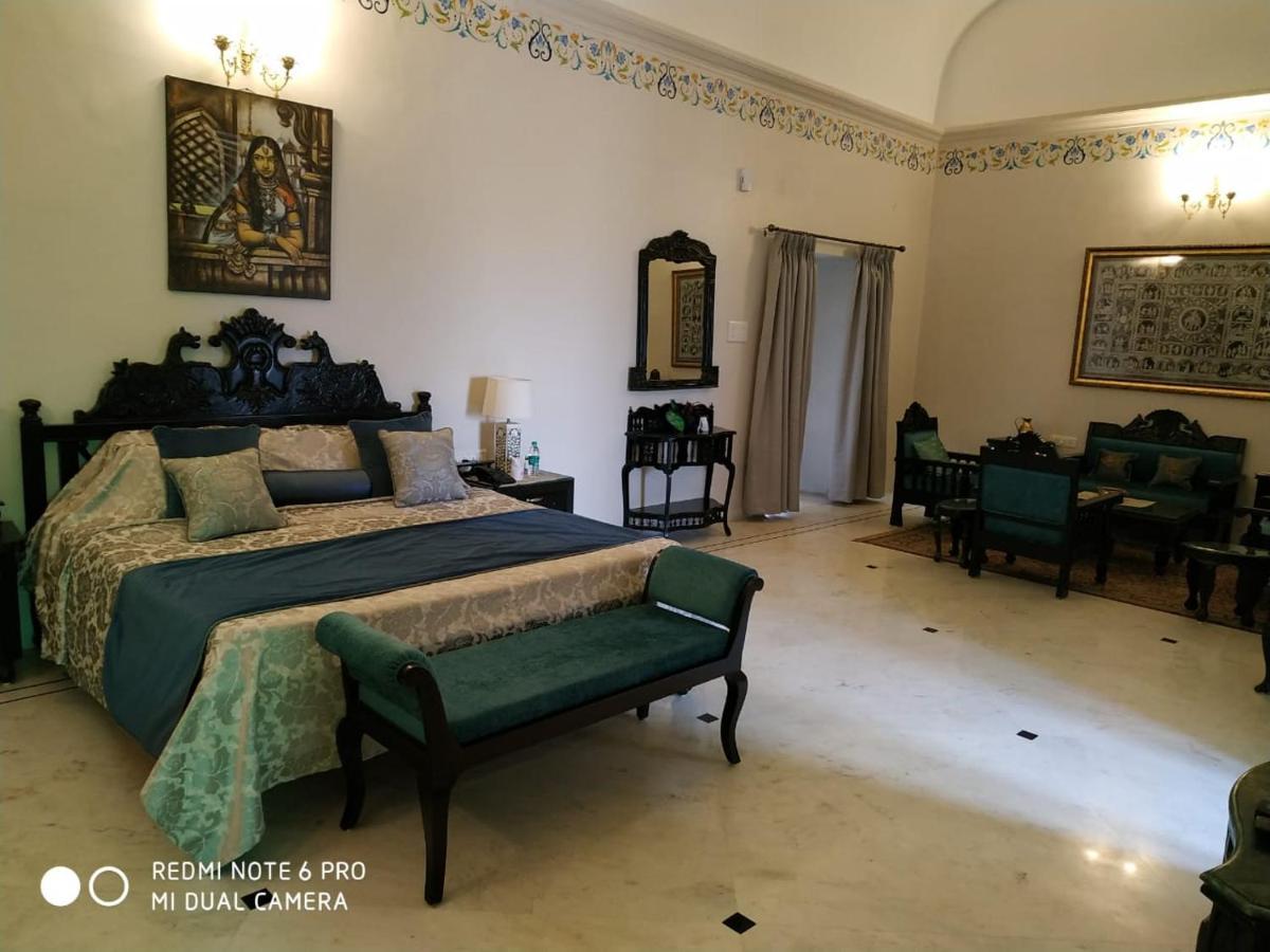 Mpt Sheesh Mahal, Orchha Hotel Exterior photo