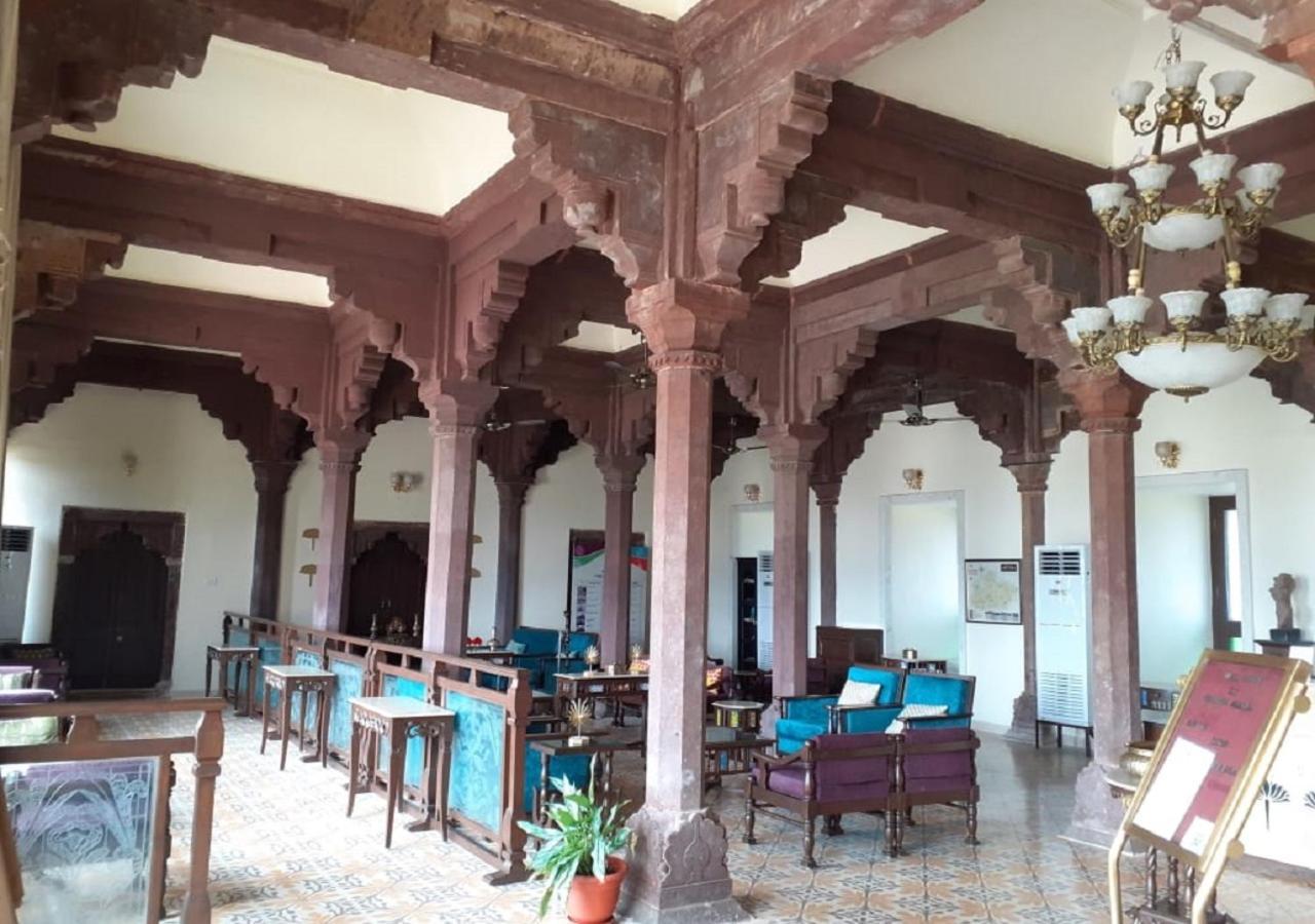 Mpt Sheesh Mahal, Orchha Hotel Exterior photo