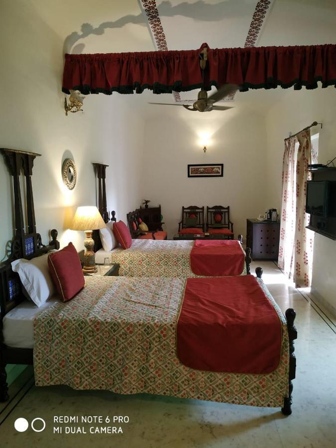 Mpt Sheesh Mahal, Orchha Hotel Exterior photo