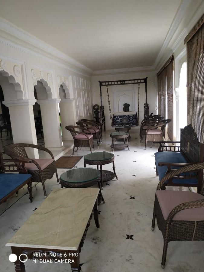 Mpt Sheesh Mahal, Orchha Hotel Exterior photo