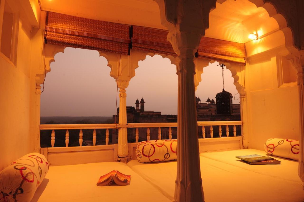 Mpt Sheesh Mahal, Orchha Hotel Exterior photo
