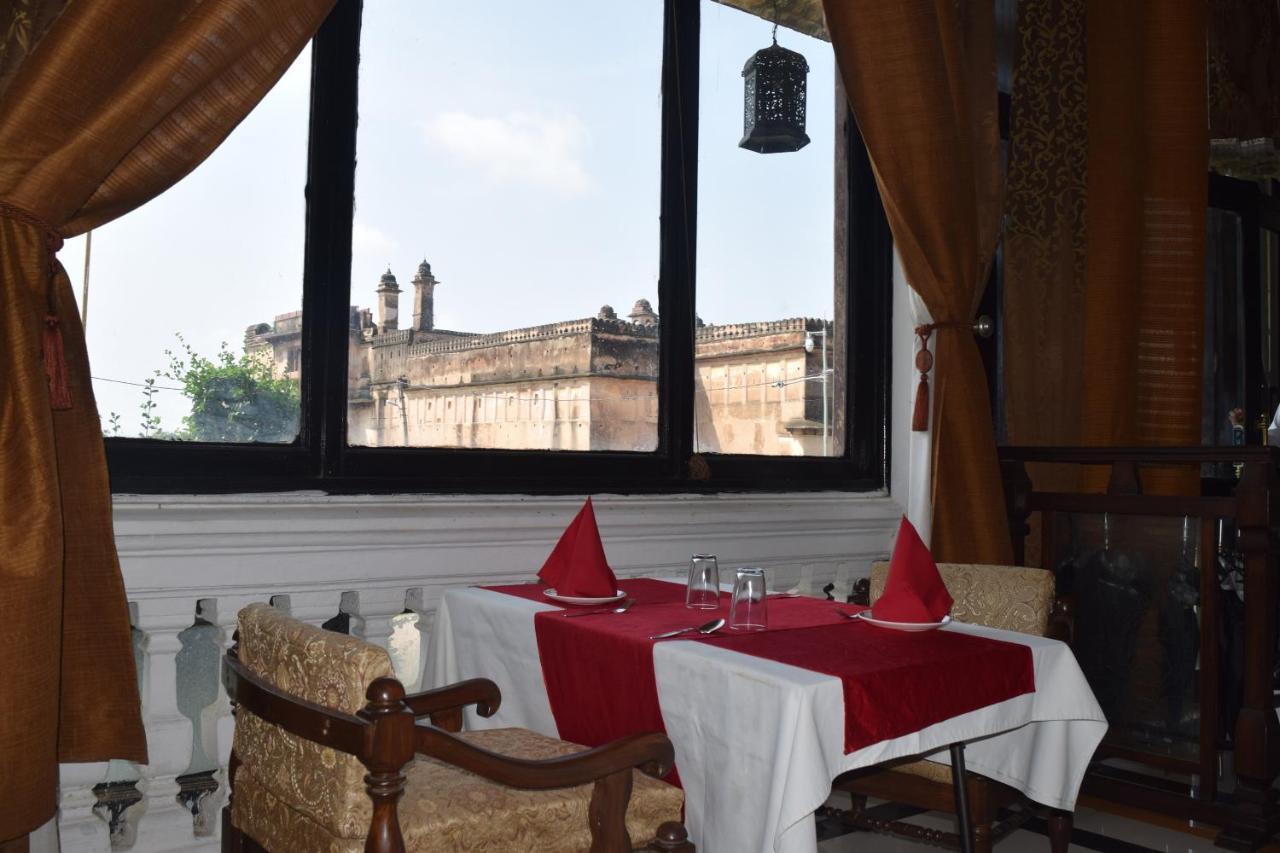Mpt Sheesh Mahal, Orchha Hotel Exterior photo